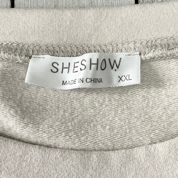 SHESHOW Designer Lips Long Sleeve Crew Neck Sweatshirt - Picture 6 of 7